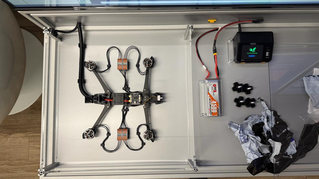 Тренажер Оператор БПЛА мультироторного типа 6