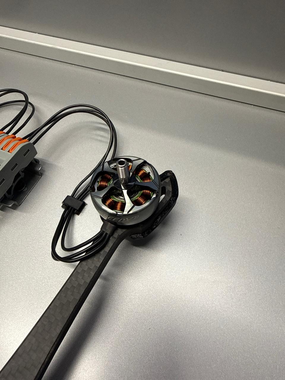 Тренажер Оператор БПЛА мультироторного типа 8